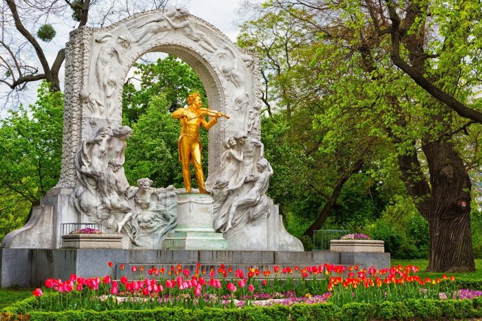К 220-летию Иоганна Штрауса
