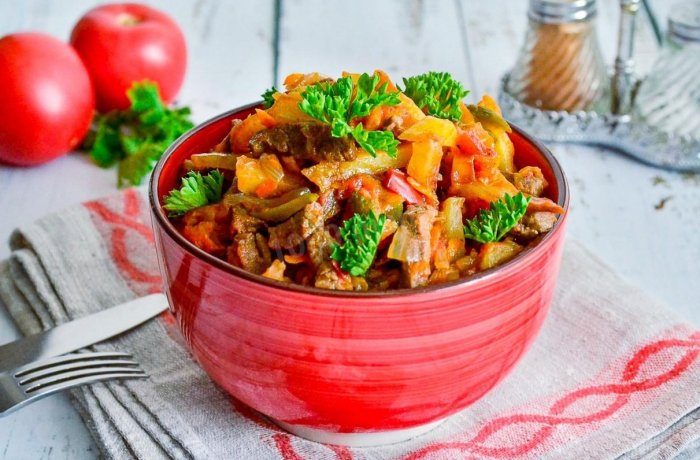 Азу по-татарски, с солёными огурцами