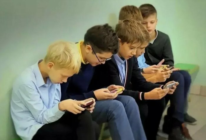 Жителей Коми предупреждают: мошенники добрались до школьников и их родителей